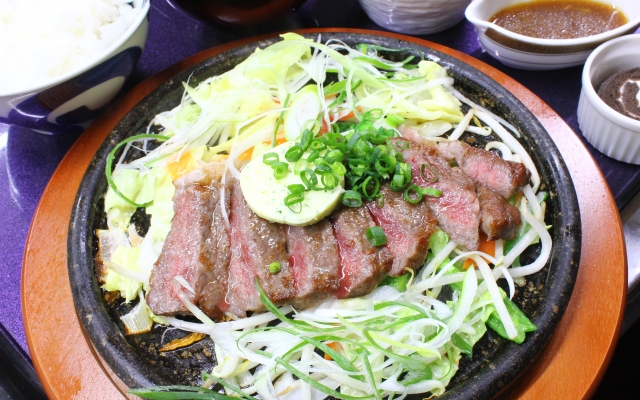 富士山黒牛の石焼きステーキ